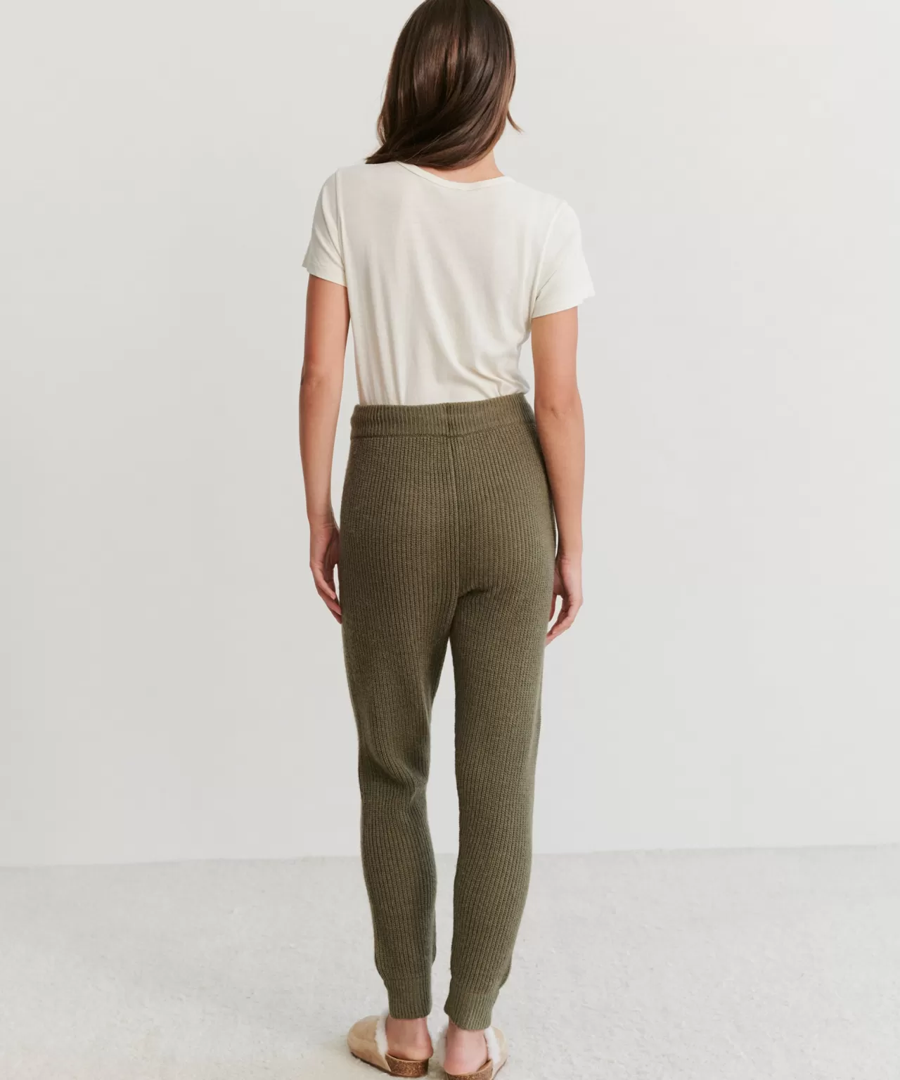 alpaca_fisherman_sweatpant_4-1.webp Jenni Kayne Alpaca Fisherman Sweatpant