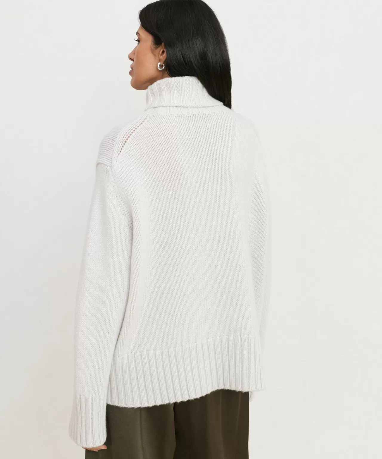 cashmere_jet_turtleneck_4.webp Jenni Kayne Cashmere Jet Turtleneck