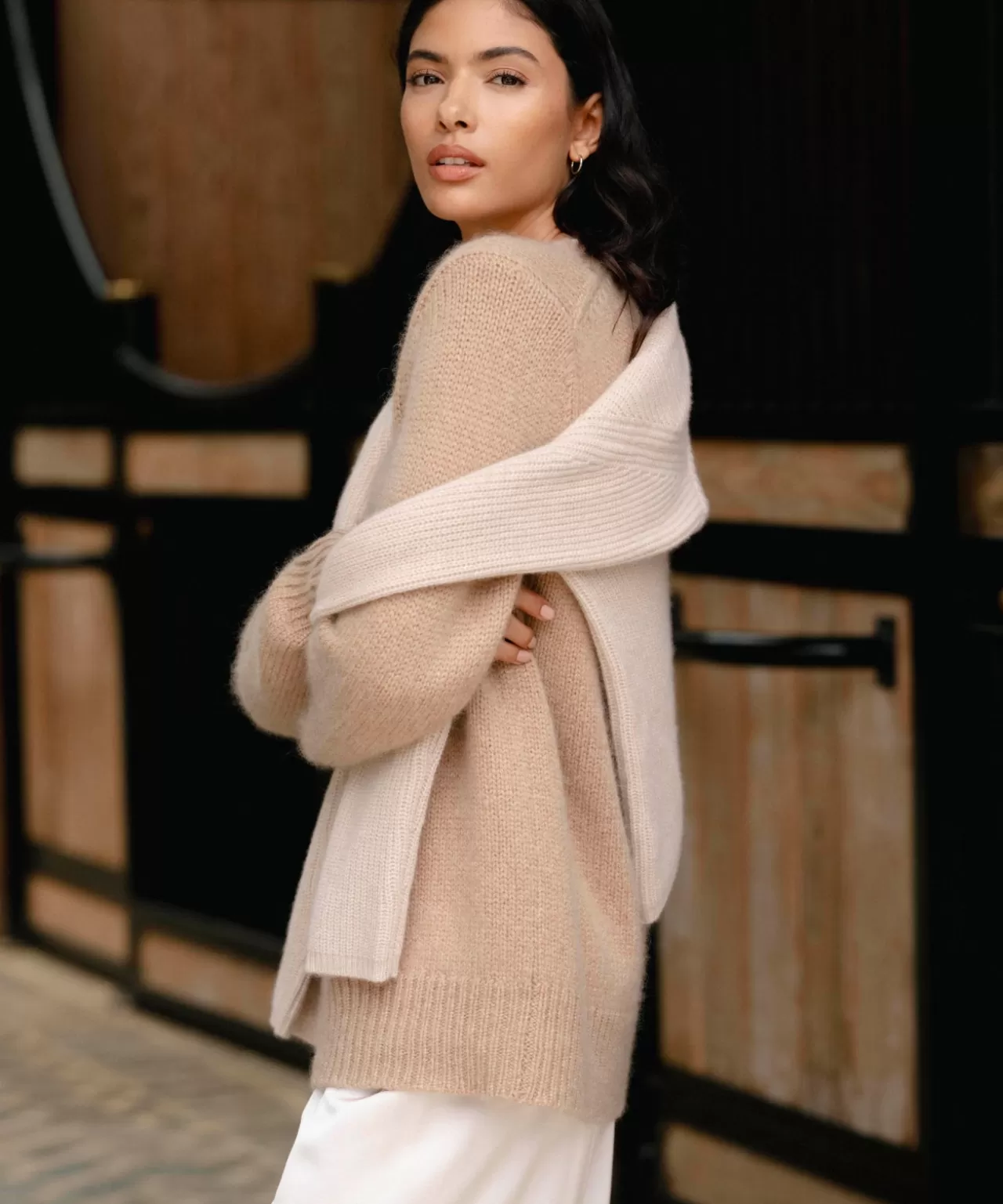 cashmere_kate_vneck_3.webp Jenni Kayne Cashmere Kate V-Neck