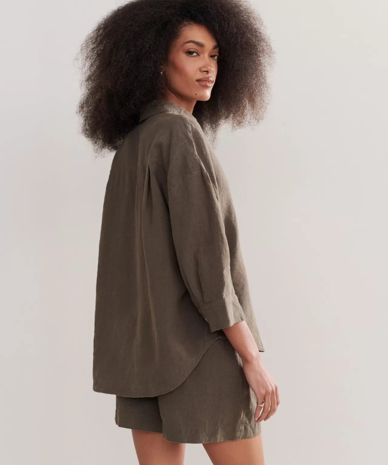 linen_logan_shirt_4-3.webp Jenni Kayne Linen Logan Shirt