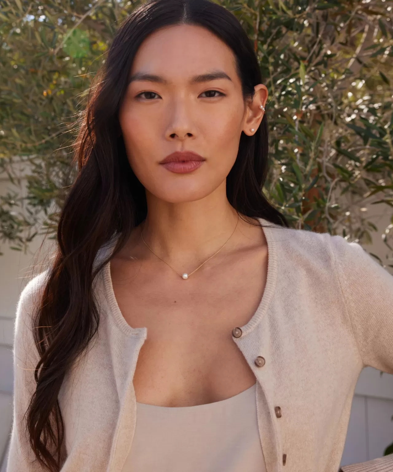loren_pearl_ear_cuff_4.webp Jenni Kayne Loren Pearl Ear Cuff