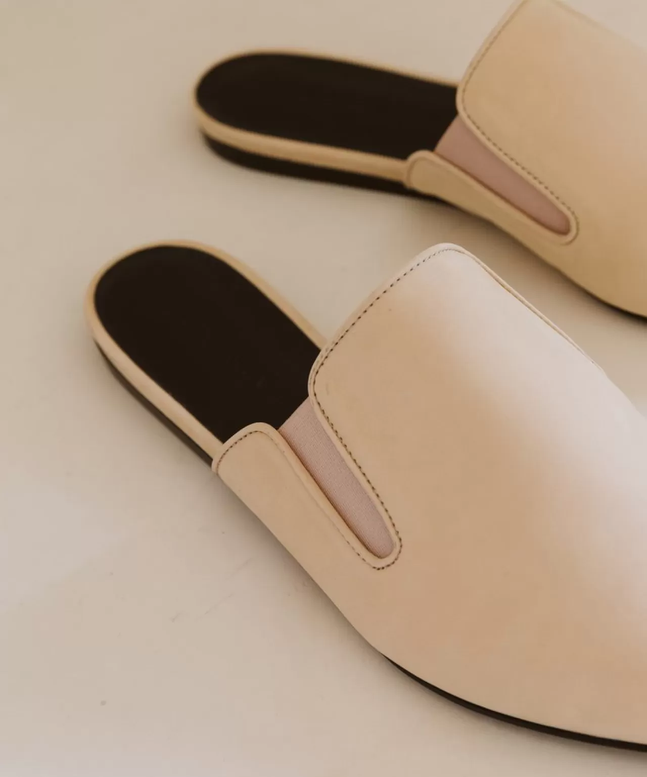 oiled_leather_mule_3.webp Jenni Kayne Oiled Leather Mule