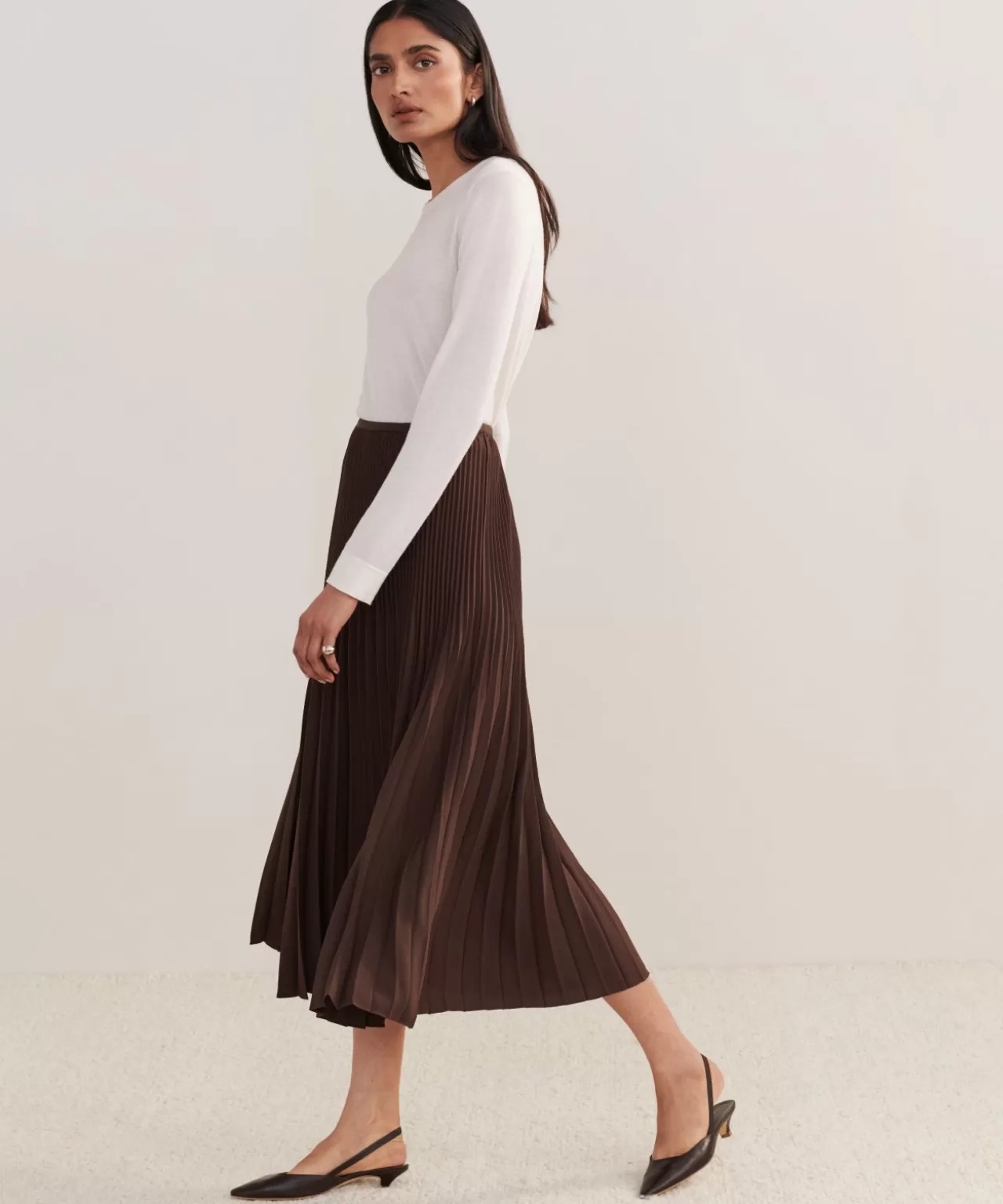 pleated_skirt_3-4.webp Jenni Kayne Pleated Skirt